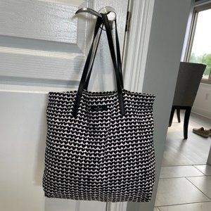 Kate Spade bag, perfect for work or errands!